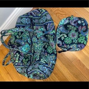 Large Vera Bradley Duffle Bag! Great Condition! Matching Cosmetic Bag!
